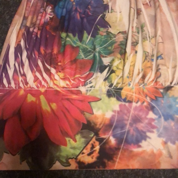 Adorable Multi colored form fitted hipster dress - Picture 2 of 6